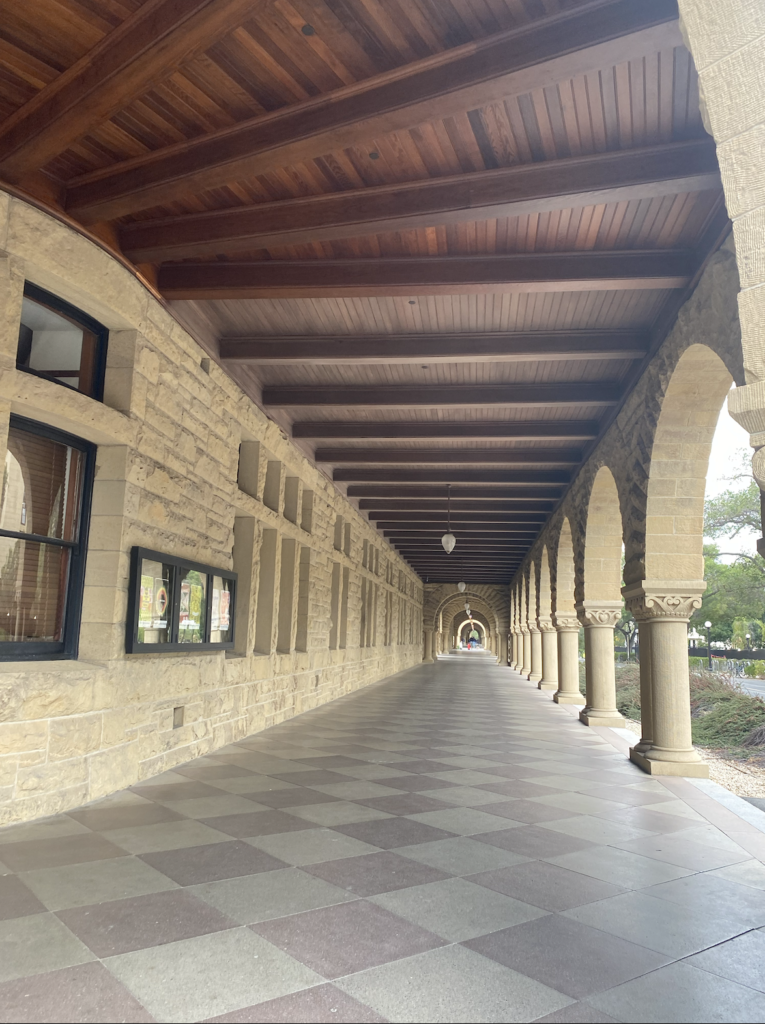 スタンフォードの廊下
